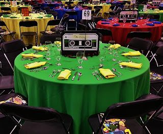 90s Theme Party Decorations, New York Theme Party, 90s Party Ideas, 90s Party Decorations, 80s Party Decorations, 80s Birthday Parties, 1980s Party, 90s Theme Party, Setting The Mood