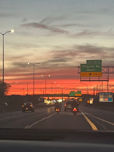 Highway Sunset Aesthetic, Sunset Pfp, Highway Aesthetic, Highway Photography, Sunset On The Road, Roadtrip Vibes, Highway Sunset, Aesthetic Scenery, Ios Theme