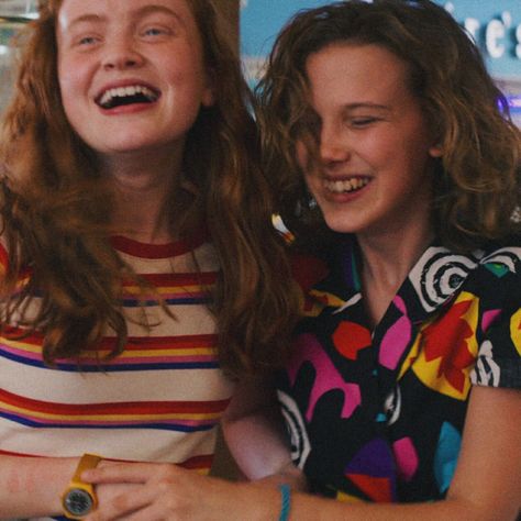 El And Max Stranger Things, Max And El, Eleven Max, Starcourt Mall, Stranger Things Season 3, Stranger Things Aesthetic, Stranger Things Season, Sadie Sink, Bobby Brown