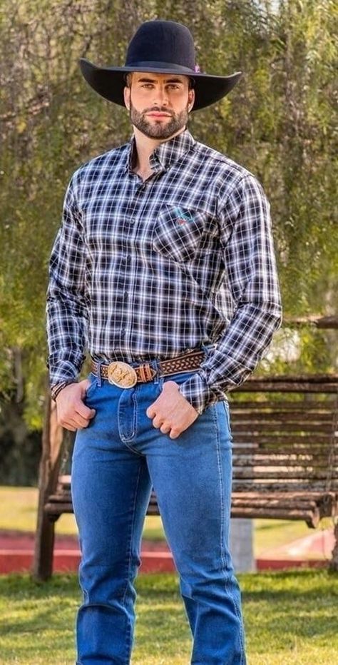 Cowboy Outfit For Men, Cowboy Men, Men Fashion Photo, Cowboys Men, Hunks Men, Scruffy Men, Mexican Outfit, Beefy Men, Cowboy Outfits