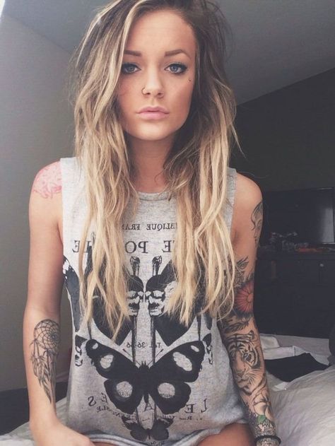 Dreads blonde tattoos Scene Girl, Dream Catcher Tattoo, Tattoo Girls, Piercing Tattoo, Inked Girls, Beautiful Tattoos, Hippie Style, Pretty Hairstyles, Ink Tattoo