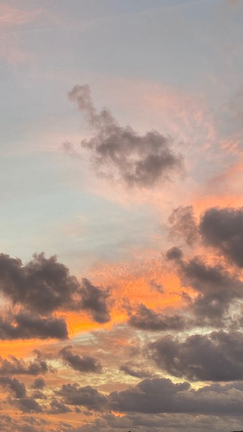 Sunset Cloud Aesthetic, Sun Set Clouds Sky, Sunrise Sky Mornings, Orange Clouds Aesthetic, Clouds Aesthetic Sunset, Orange Sky Aesthetic, Sunrise Background, Orange Clouds, White Wallpaper For Iphone