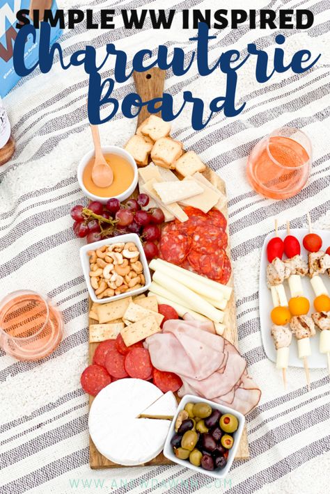 Simple WW Inspired Charcuterie Summer Picnic Desserts, Charcuterie Lunch, Easy Charcuterie Board, Easy Charcuterie, Charcuterie Board Meats, Picnic Desserts, Grilled Chicken Skewers, Charcuterie Board Ideas, Weight Watchers Snacks