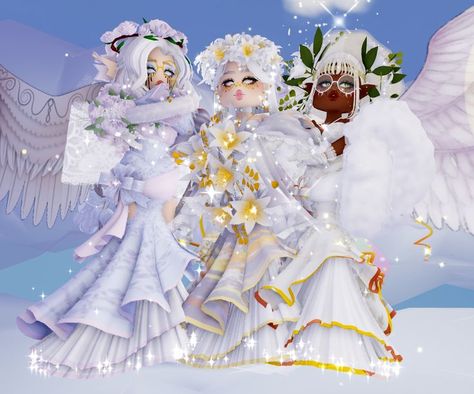 Goddess Outfit, Somewhere Over The Rainbow, Royal Clothing, Aesthetic Roblox Royale High Outfits, Rainbow Outfit, Unique House Design, Royal Outfits, Royale High, Black Anime Characters