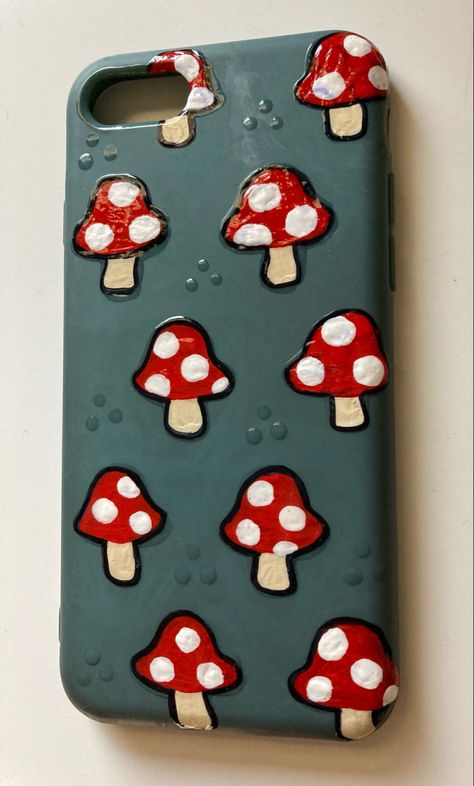 Painted Phone Case Diy Easy, Phone Case Painting Easy, Iphone Case Painting Ideas, Custom Phone Case Ideas Paint, Cute Phone Case Painting Ideas, Draw On Phone Case, Painting Phone Case Ideas, Cute Painted Phone Cases Diy, Painting Phone Case Ideas Easy