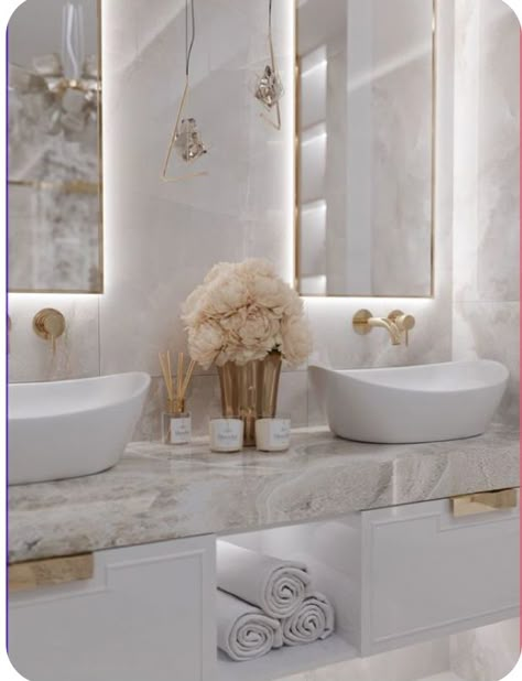 Bathroom With 2 Sinks, White And Gold Bathroom Ideas, Powder Room Ideas Elegant Modern, Modern Glam Bathroom, Modern Gold Bathroom, Gold Mirror Bathroom, Elegant Bathrooms, Bathroom Gold, Bespoke Bathroom