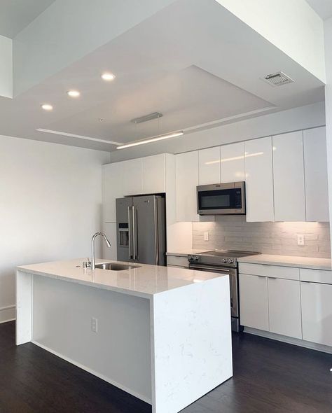 First Apartment Manifestation, La Apartment Kitchen, Dallas Apartment Aesthetic, First Apartment Aesthetic Bedroom, Dream Apartment Kitchen, White Apartment Kitchen, White Apartment Aesthetic, Empty Apartment, Our First Apartment