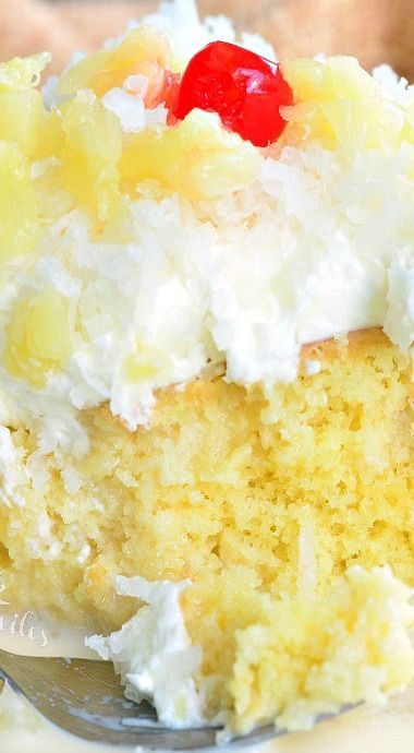 Pina Colada Cake Recipe, Pina Colada Poke Cake, Mexico Recipes, Pina Colada Cake, Cakes To Make, Leches Cake, Coconut Cheesecake, Poke Cakes, Tres Leches Cake