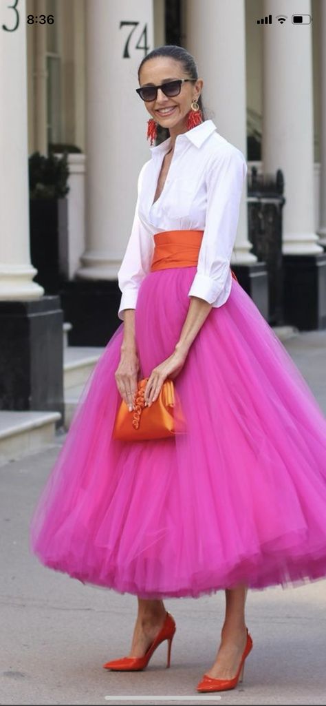 Hot Pink Outfit Ideas, Tulle Skirts Outfit, Tule Rok, Color Blocking Outfits, Dressed To Kill, Event Dresses, Fashion Tops, Womens Fashion Casual, Colorful Fashion