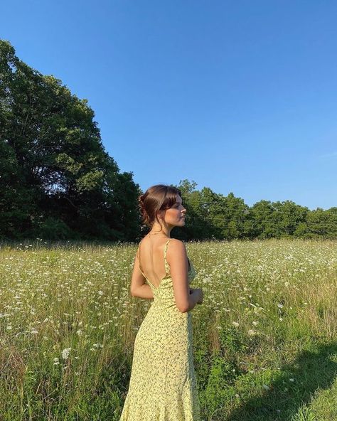 Mia Sheridan, Classy Ootd, Charcoal Clothing, European Summer, Instagram Inspiration, Summer Aesthetic, Cottage Core, Photo Inspo, Pretty Dresses