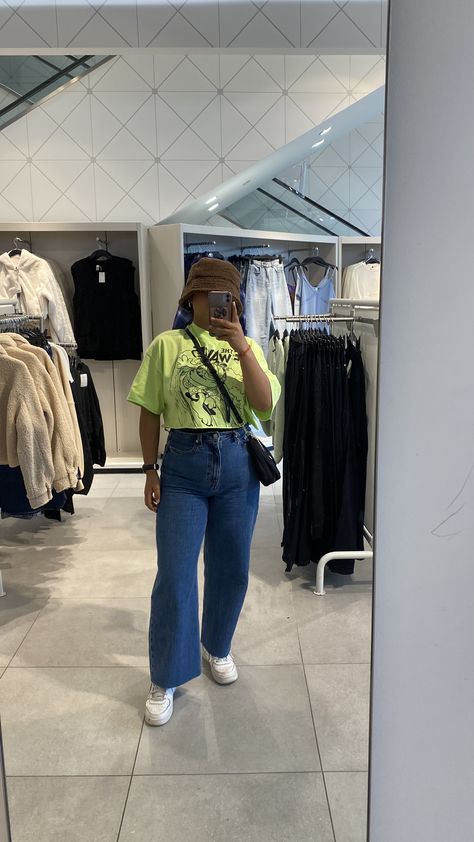 Neon Green Top Outfit, Jeans Bucket Hat, Neon Green Crop Top, Neon Tshirt, Jean Bucket Hat, Green Top Outfit, Neon Green Top, Blue Baggy Jeans, Outfit For Spring