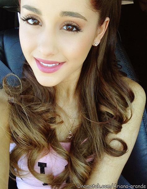 Ariana Grande Selfie, Ariana Grande 2014, Ariana Grande Fans, Ariana Grande Style, Ariana Grande Pictures, Celebrity Look Alike, Ariana G, Famous Celebrities, Hottest Celebrities