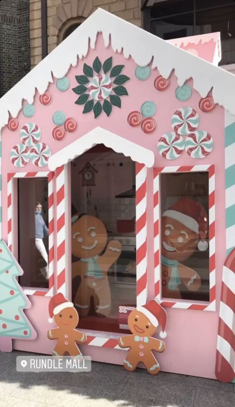 Pink Gingerbread House Classroom Door, Christmas Door Decorating Contest Gingerbread, Pink Gingerbread House Decoration, Ginger Bread Office Decorations, Office Door Gingerbread House, Candyland Playhouse, Pink Gingerbread Party, Pink Gingerbread Christmas Decor, Gingerbread Door Decorations For School