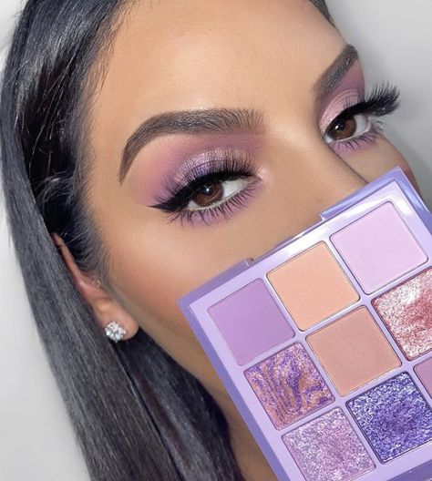 Lilac Eyeshadow, Organization Makeup, Cute Eyeshadow Looks, Eyeshadow For Blue Eyes, Shimmer Makeup, Makeup Pallets, Casual Makeup, Makeup Eyeshadow Palette, Waterproof Eyeshadow