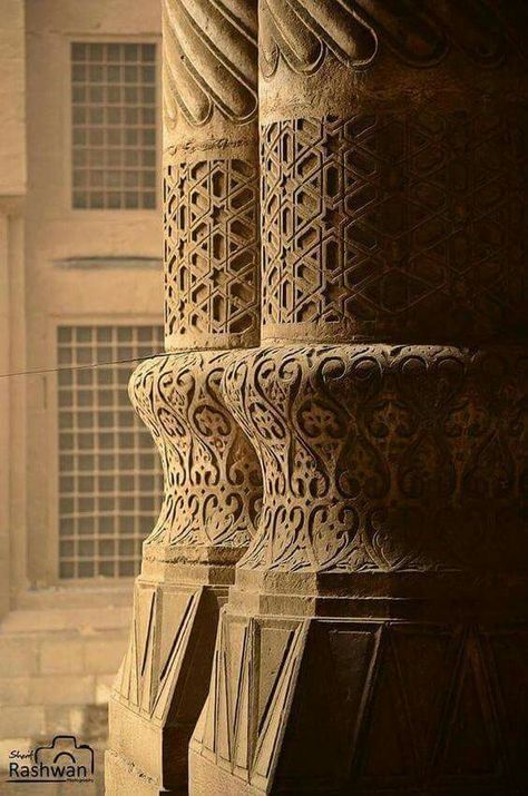 Arabic Arch, Islamic Interior Design, Islamic Mosque, Architecture Photography Buildings, Store Architecture, Classical Building, Ancient Indian Architecture, Concept Models Architecture, Mediums Of Art