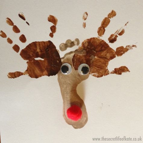 Reindeer Footprint, Handprint Christmas, Reindeer Craft, Footprint Crafts, Preschool Christmas Crafts, Holiday Crafts For Kids, Foot Print, Handprint Crafts, Messy Play