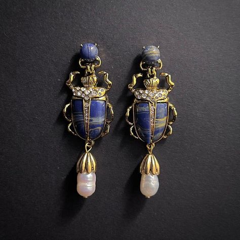 Nordic Noir, Regency Jewelry, Baroque Jewelry, Artistic Earrings, Bijoux Art Nouveau, Lapis Lazuli Blue, Jewelry Styles, Insect Jewelry, Lapis Lazuli Stone