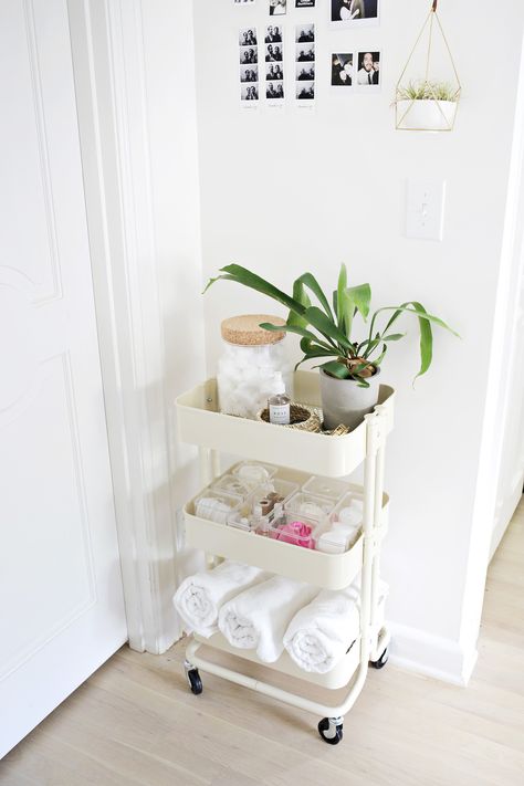 Small Bathroom Furniture, Ikea Raskog, Small Bathroom Organization, Diy Bathroom Storage, Small Bathroom Ideas On A Budget, Small Bathroom Storage, Bathroom Storage Organization, Boho Bathroom, Creative Storage