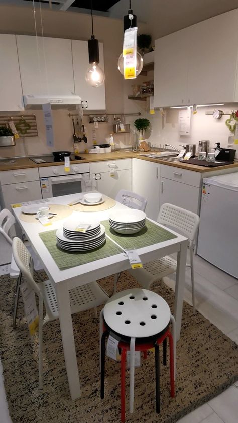 IKEA Ringhult Kitchen design Ideas. Filmed by Mauritz Interior & Design at IKEA Burgas Bulgaria. Ikea Dinning Room Ideas, Ikea Ringhult Kitchen, Knoxhult Ikea Kitchen, Ikea Dinning Room, Ringhult Kitchen, Ikea Ringhult, Ikea Dining Table, Burgas Bulgaria, Kitchen Theme