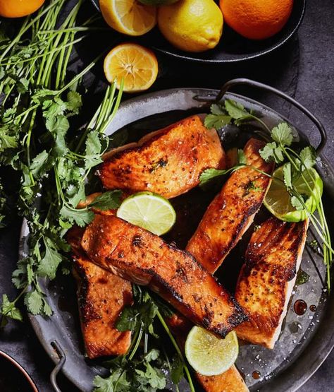 Maple Syrup Salmon Recipes, Salmon With Maple Syrup, Ponzu Salmon, Chipotle Maple Salmon, Salmon With Pomegranate Molasses, Honey Salmon Recipes, Fish Marinade, Salmon Marinade, Honey Salmon