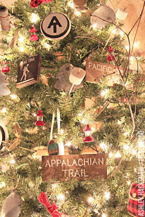 vintage christmas craft ideas - A Walk in the Woods Tree Christmas Tree Game, Best Christmas Tree Decorations, Vintage Christmas Crafts, Cabin Christmas, Cool Christmas Trees, Vintage Backpacks, Woodland Christmas, Vintage Camping, Christmas Travel