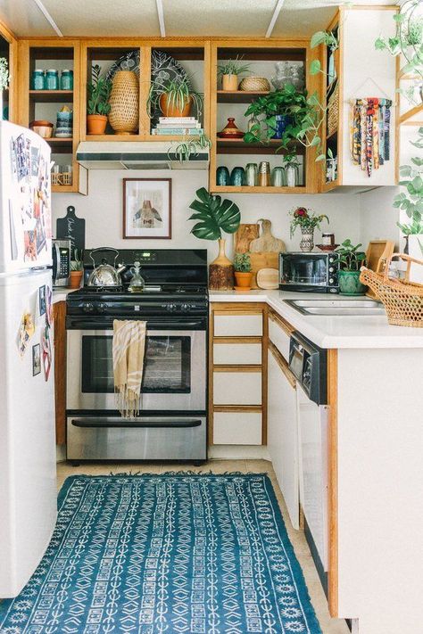 Create your ideal bohemian style kitchen with these 6 tips & tricks. #hunkerhome #homedecor #bohokitchen #bohemianstyle #kitchenideas Apartment Therapy, A Kitchen, The Kitchen, Apartment, Plants