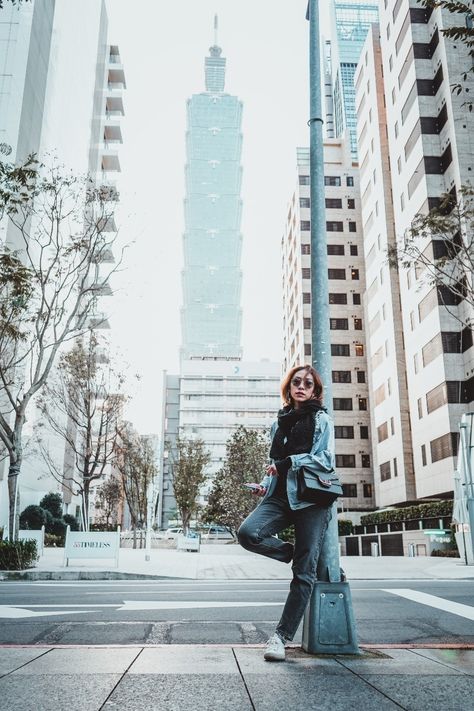 Taipei 101 Photo by Bankpepo Taipei 101 Photography, Taipei Photoshoot, Taipei Outfit, Taipei Photography, Taiwan Outfit, Taiwan Ootd, Ootd Pose, Girlfriend Photo, Travel Poses