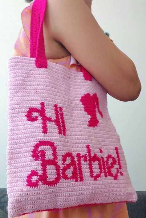 Barbie Crochet Bag, Barbie Blanket, Barbie Tote, Barbie Bag, Crochet Tote Bag Pattern, Accessories Crochet, Crochet Bedspread Pattern, Crochet Disney, Crochet For Beginners Blanket