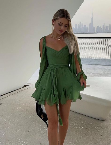 Our Gaia Mini Dress in pistachio as seen on @isakovapolina www.chiclefrique.com Green Outfit Birthday, Short Dress Summer Outfits, Green Outfit Party, Green Dress Birthday, Green Birthday Dress, Night Dress Party, Green Dress Short, Green Short Dress, Short Green Dress