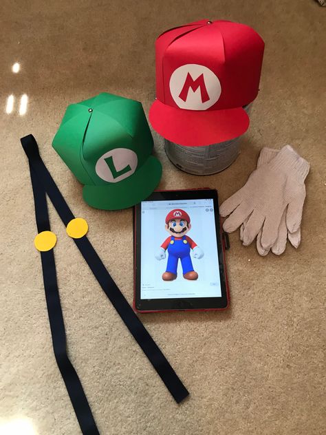 Super Mario Hat Diy, Luigi Hat Diy, Mario Hat Diy, Diy Mario And Luigi Costume, Baseball Hat Pattern, Mario And Luigi Hats, Mario Diy, Mario Bros Costume, Luigi Hat