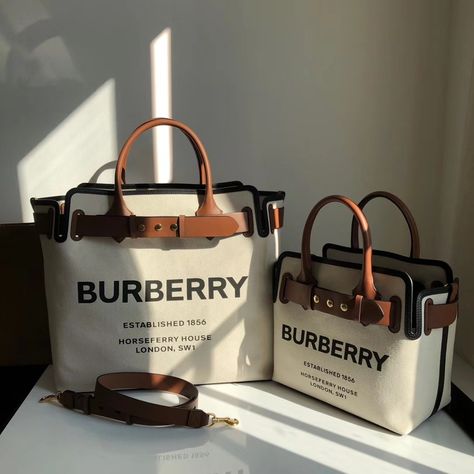 Burberry Bags Handbags, Burberry Tb Bag Outfit, Burberry Handbags Aesthetic, Burberry Vintage Bag, Burberry Tote Vintage, Burberry Canvas Bag, Burberry Tote Bag, Sac Michael Kors, Luxury Tote Bags