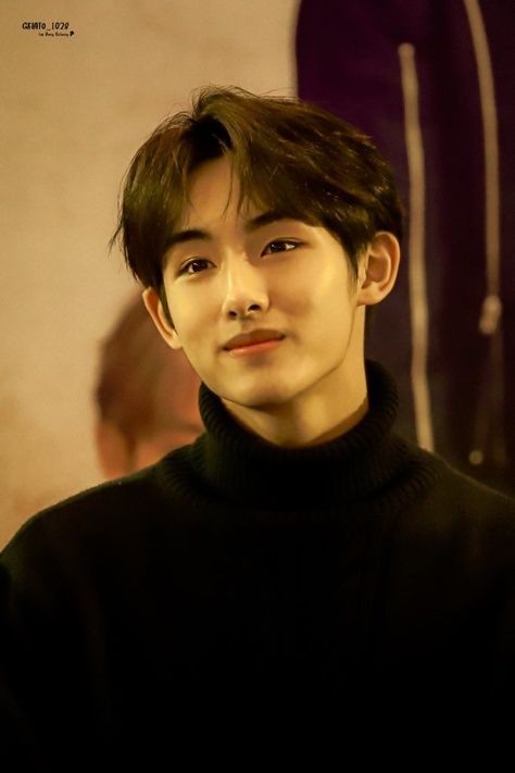 Dong Sicheng, Nct Winwin, Beautiful Brown Eyes, In The Zoo, Anime Couples Drawings, Future Husband, Nct 127, Nct Dream, Pretty People