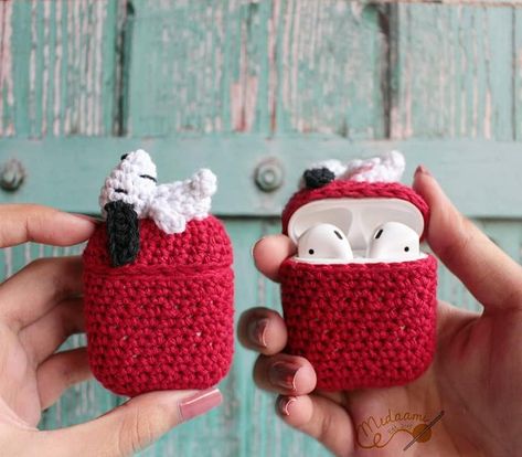 Earpods Case Crochet, Airpod Case Crochet Pattern, Airpod Crochet, Crochet Case Pattern, Crochet Airpods Case, Crochet Airpods, Crochet Case, Kawaii Crochet, Bead Charms Diy