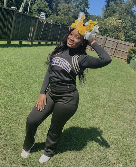 Stomp N Shake Cheer Uniforms, Cheer Practice Outfits, Cheerleading Bags, Basketball Cheer, Step Ideas, Black Cheerleaders, Back To School Uniform, Senior Szn, Dance Uniforms