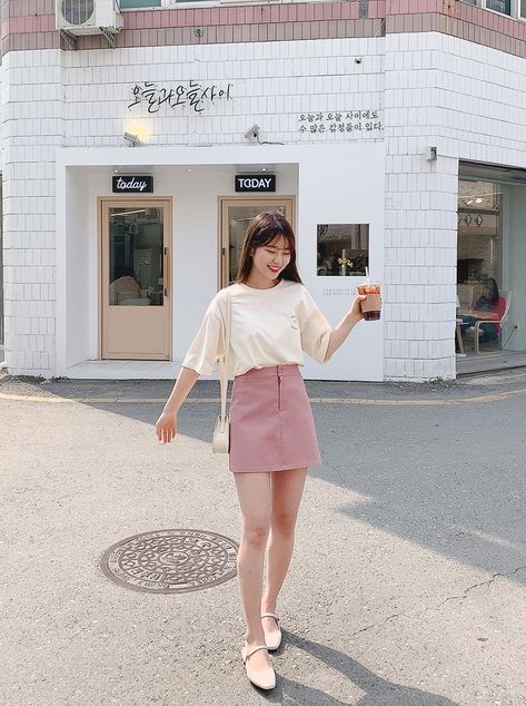 Shin Clothes, Classy Fashion Chic, Fashion Week Trends, Cute Skirt Outfits, Stylish Summer Outfits, Korean Fashion Trends, Fashion Tips For Women, Teenage Fashion Outfits, Girly Outfits