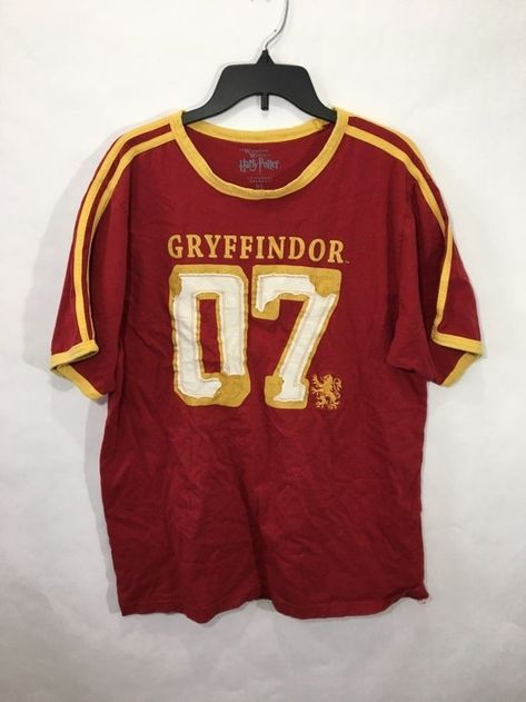 Gryffindor Clothes, Gryffindor Outfits, Quidditch Shirt, Gryffindor Uniform, Gryffindor Outfit, Rose Weasley, Gryffindor Quidditch, Hogwarts Uniform, Stile Harry Potter