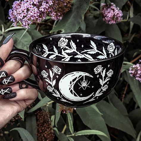 Cute Ceramic Mug for Men Women Spooky Witchy Halloween Gifts Metaphysical Witchcraft Supplies Occult Goth Boho Decor Cup - 17.6oz 500ml Goth Boho Decor, Coffee Soup, Wolf Black, Ceramic Cafe, Widow Spider, The Black Widow, Black Widow Spider, Witchy Halloween, Hot Chocolate Coffee