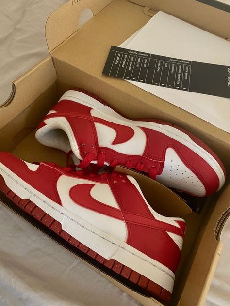 Nike Dunks Low Aesthetic, Red Nikes Aesthetic, Cute Nike Dunks For Women, Nike Red Aesthetic, Red Sneakers Aesthetic, Red Nike Dunks Outfit, Red Aesthetic Shoes, Dunks Shoes Outfit, Gym Red Dunks Outfit