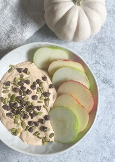 Peachie Spoon, Protein Dip, Protein Toast, Healthy High Protein Snacks, Caprese Recipes, Pumpkin Protein, Protein Yogurt, Yogurt Dip, Chocolate Protein Powder