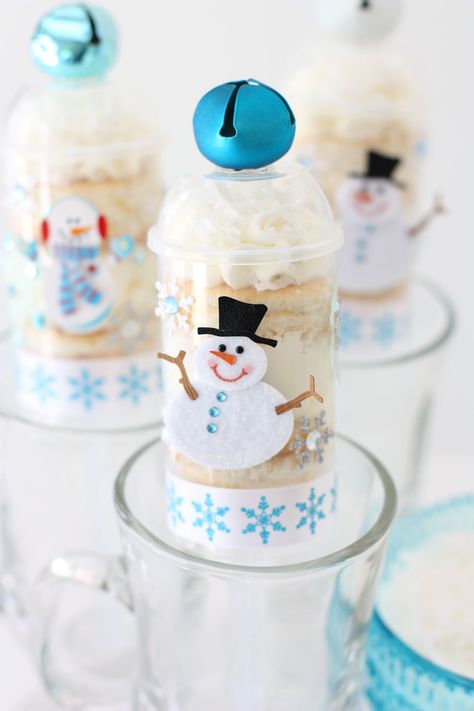 Snowmen Cake Push-Up Pops Push Pop Desserts, Push Cake, Cake Push Pops, Push Up Pops, Snowman Treats, Pepperidge Farm Puff Pastry, Snowman Cake, Christmas Cake Pops, Coconut Frosting