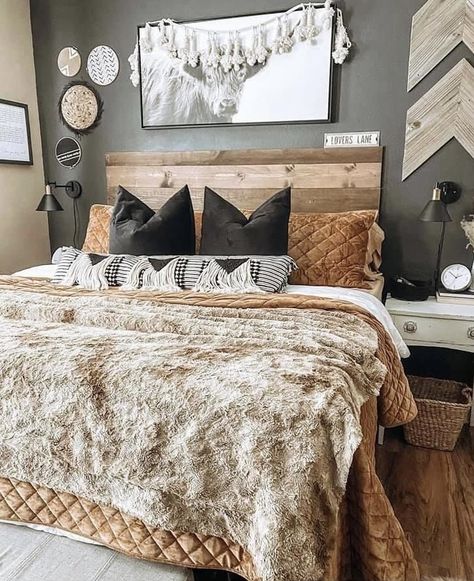 Black And Tan Western Bedroom, Western Teal Bedroom, Gray Western Bedroom, Cowprint Bedroom Aesthetic, Aztec Bedroom Ideas, Cow Bedroom, Goth Country, Western Bedrooms, Western Bedroom Decor