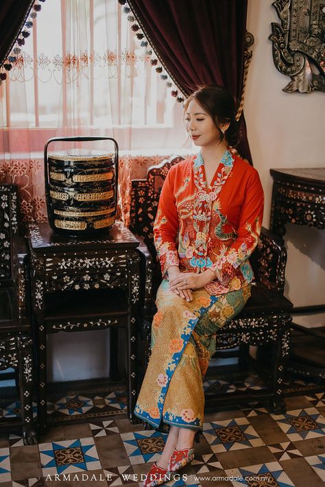 Kebaya Nyonya, Nyonya Kebaya, Longest Marriage, Inspiration Wedding, Pre Wedding Photoshoot, Two Hearts, Traditional Clothing, Wedding Photoshoot, Brunei