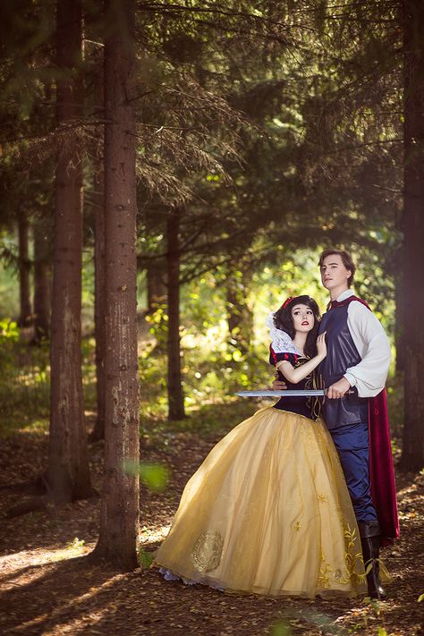 Snow White and Prince Disney Fairytale by KikoLondon on DeviantArt Snow White Short Story, Snow White Fairytale, Prince Cosplay, Snow White Art, Snow White Cosplay, Disney Princess Cosplay, Disney Inspired Fashion, Fairytale Stories, Princess Cosplay