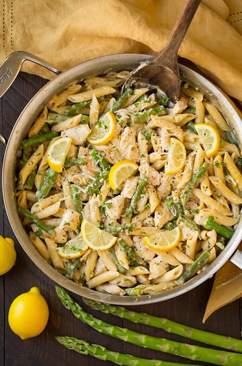 Chicken Asparagus Pasta, Creamy Lemon Pasta, Chicken And Asparagus, Lemon Chicken Pasta, Pasta Food Recipes, Pasta With Chicken, Basil Pasta, Asparagus Pasta, Pasta Chicken