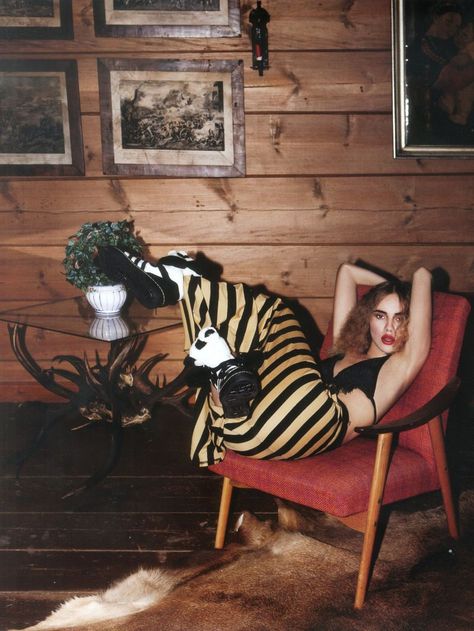 The Cabin In The Woods, Cabin Trip, Broken Bow, Winter Photoshoot, Cabin Interiors, Suki Waterhouse, Winter Cabin, Cabin In The Woods, The Cabin