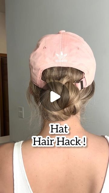 Bun And Hat Hairstyles, Hair Bun With Hat, Hat Hairstyles Long Hair, Hairstyle With Hat, Hat Ponytail, Hair Hack, Hat Day, Hat Hair, Adidas Hat