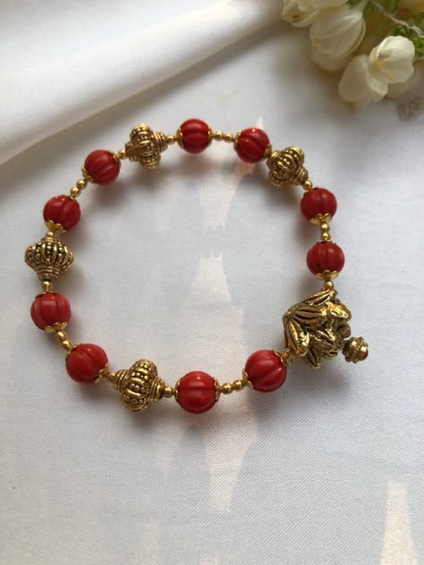 Coral Bangles Gold Indian, Coral Earrings Gold Indian, Bangals Design In Gold, Coral Jewelry Indian Gold, Beads Jewellery Designs, Pearl Bangles Gold, Coral Rings, Beads Bangles, Coral Jewelry Vintage