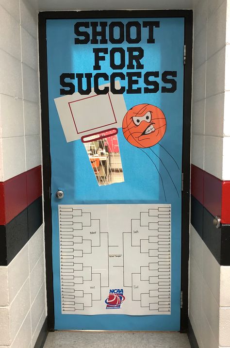 March Madness Classroom door design March Madness Classroom Door, March Themed Classroom Door, March Madness Decor, Door Decoration Ideas For School, March Madness Classroom Ideas, Testing Themes, March Madness Theme, Basketball Classroom, Middle School Decor