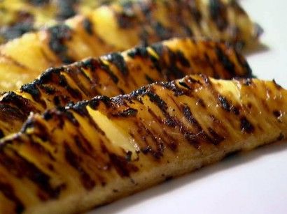 Grilled Pineapple Leftover Pineapple, Grill Veggies, Grilling Veggies, Grilled Pineapple Recipe, Grill Vegetables, Fruit Treats, Pineapple Recipe, Grilled Foods, Bbq Dishes