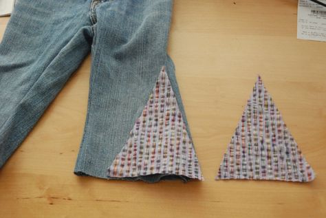 Bell Bottom Tutorial3 Diy 70s Outfit For Kids, Diy Bell Bottom Jeans, Flower Child Outfits, Diy Bell Bottoms, Vintage 70s Clothes, Kids Bell Bottoms, Toddler Bell Bottoms, 4h Fair, Bottom Jeans Outfit